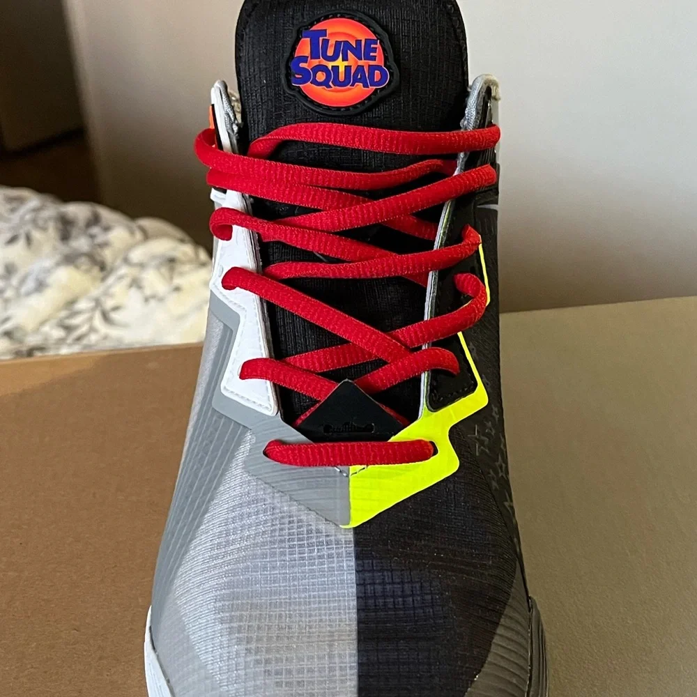 Brand New men’s 8.5 LABRON JAMES TOON SQUAD..
Light smoke grey multi color - Picture 10 of 11